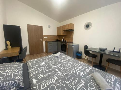 Plzen 2-Slovany Appartement | Černá Růže - Apartmán 7