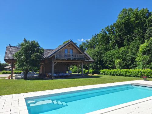 Beltinci Maison | Škedenj pri Vili Trate