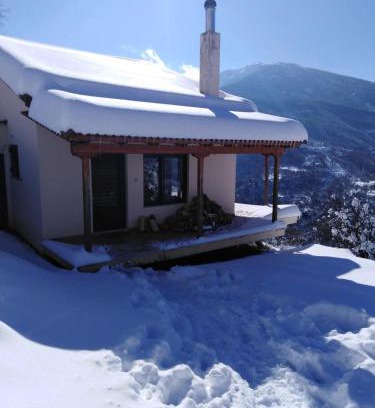 Egira Cabine | Ορεινή μονοκατοικία στα Χαλκιάνικα - Ζαρούχλα - λίμνη Τσιβλού