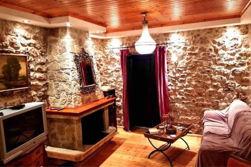 Vlacherna Maison | Πέτρινο εξοχικό στο Δάρα