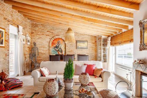 Amarousion Appartement | Σοφίτα Μοναδικής Αύρας με Θέα & BBQ