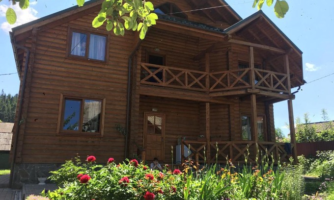 Vorokhta Maison | Барви Карпат