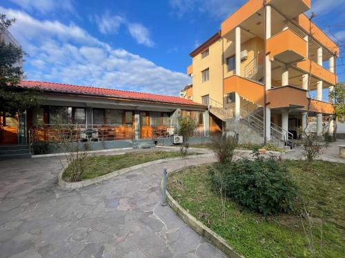 Hisarja Hôtel | Вила Стряма
