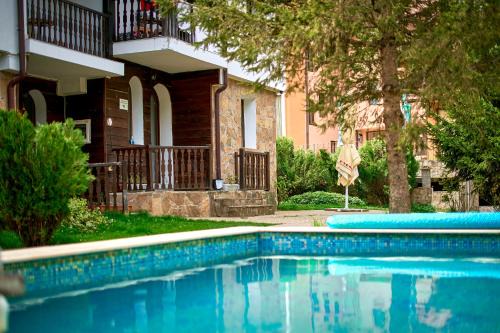 Troyan Maison | Вълеви Къщи