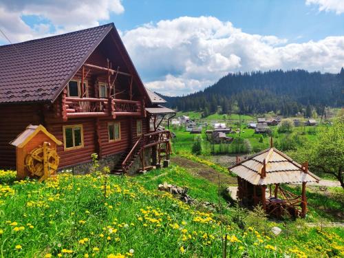 Yaremche Cabine | Дерев'яний котедж "Казка"