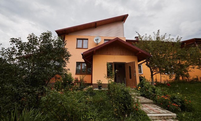 Slavske Maison | Захід сонця