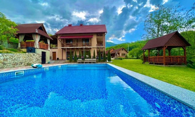 Mizhhirya Hôtel | Купецький Двір