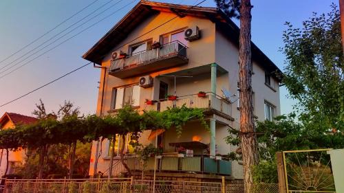 Varshets Maison | Къща за гости Йонкин Вършец