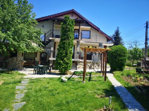 Byala Maison | Къща Зорница