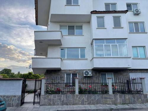 Hisarja Appartement | ЛАЗАРОВИ