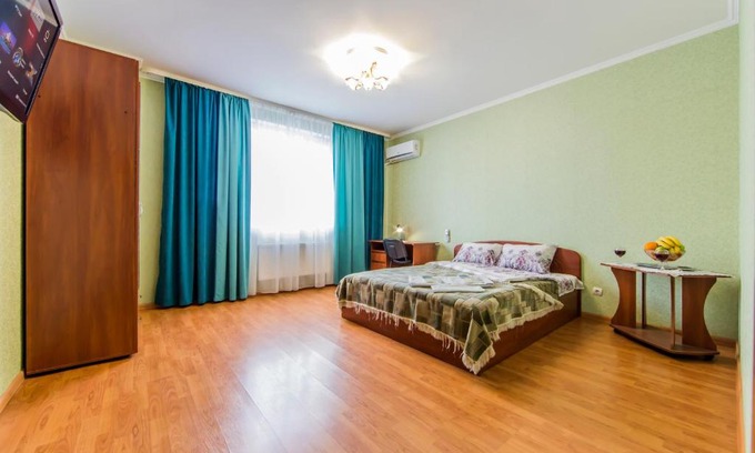 Svyatoshyns'kyi District Appartement | Просторная однокомнатная квартира возле скоростного трамвая