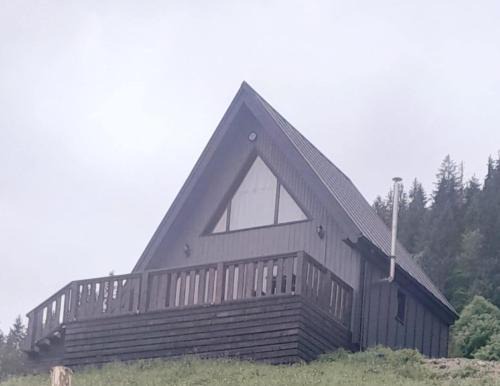 Verkhovyna Maison | Тишина гір Над потоками