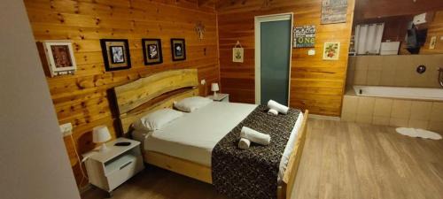 Tiberias Cabine | אחוזת חוף כנרת kinneret village