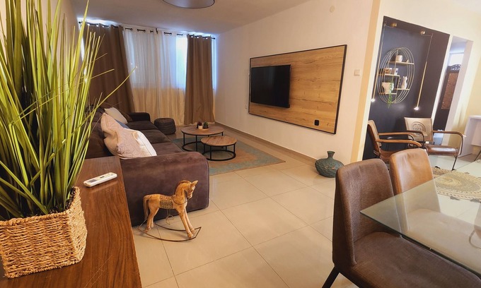 Ashdod Appartement | דירה נעימה מאובזרת ומעוצבת אדריכלית