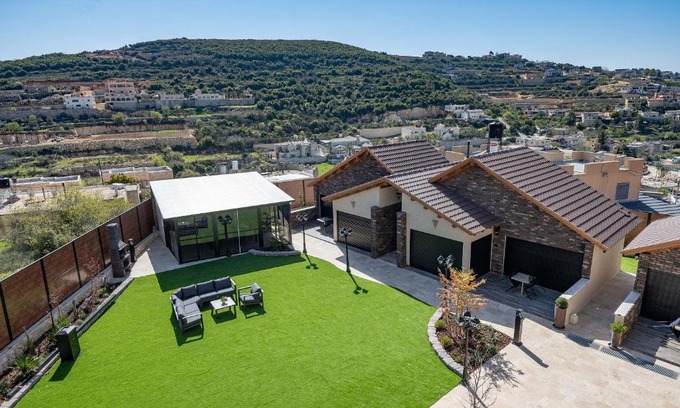 Beit Jann Cabine | וינטאג' וויליג' - כפר נופש מהמם עם בריכה וג'קוזי אירוח דרוזי