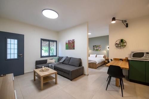 Ein Zivan Appartement | חדרי אירוח בהט