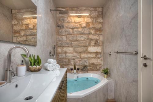Safed Old City Appartement | חלום במערה - סוויטת יוקרה בעתיקה