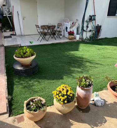 Qiryat Shemona Appartement | יחידית דיור משופצת עם גינה ומקלט - היחידה בגליל