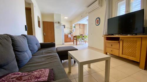 Beersheba Appartement | נווה במדבר - שופץ ב-2025! צמוד ל BGU וסורוקה - אינטרנט סיבים, Google TV ומיזוג מלא