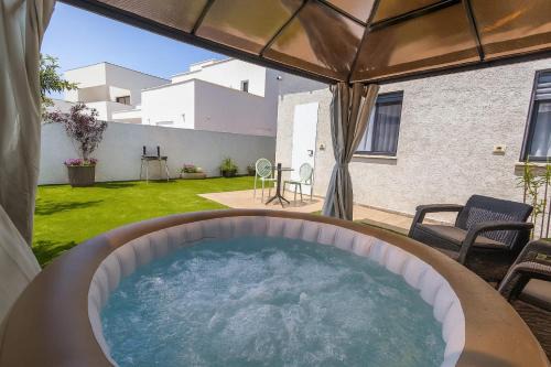 Bruchim Qela' Alon Appartement | צימר נחלים - בקיבוץ הגושרים