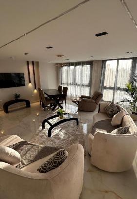 Al Duqqi Appartement | المهندسين