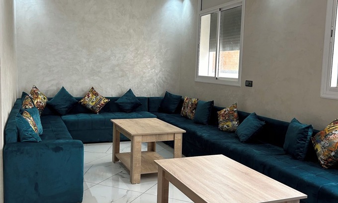Ksar el-Kebir Maison | شقة مفروشة للكراء اليومي بالقصر الكبير تتتكون من صالة، غرفتين نوم ، حمام ،مطبخ