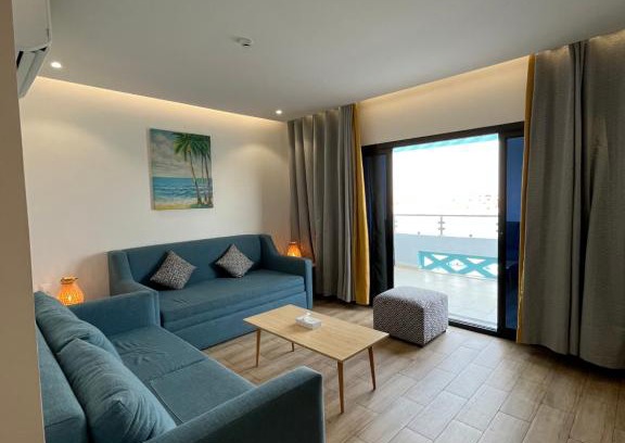 Durrat Al-Arous Appartement | غرفة صالة بلكونة على الشاطئ - عوائل
