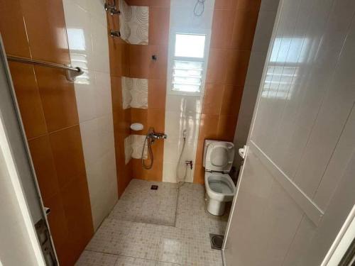 Al Khuwair Appartement | غرفه بحمام خاص