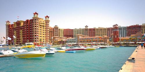 Al Alamayn Hôtel | فندق ريزورت اند سيا العالمين