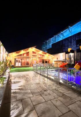 Al Kura Chalet De Ski | كوخ ريفي