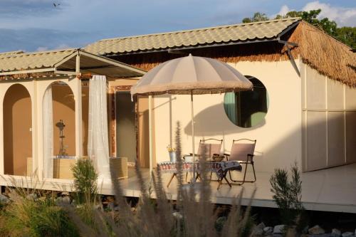 Kanchanaburi Maison | นานาก๋างโต้ง คาเฟ่&Glamping