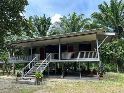 Ban Na Faek Maison | บ้านสวนริมธาร โฮมสเตย์ ท้ายเหมือง พังงา