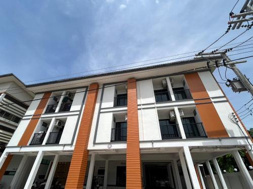 Mancha Khiri Hôtel | อยู่สบายเพลส