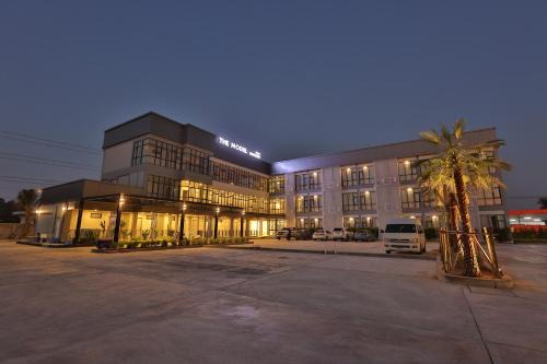 Yasothon Hôtel | โรงแรม เดอะโมเดล การ์เด้น