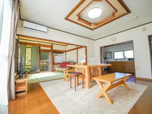 Abira Maison | 一棟貸し 最大11名 新千歳空港30分 家族連れ グループ向け 貸切宿 安らぎ民家