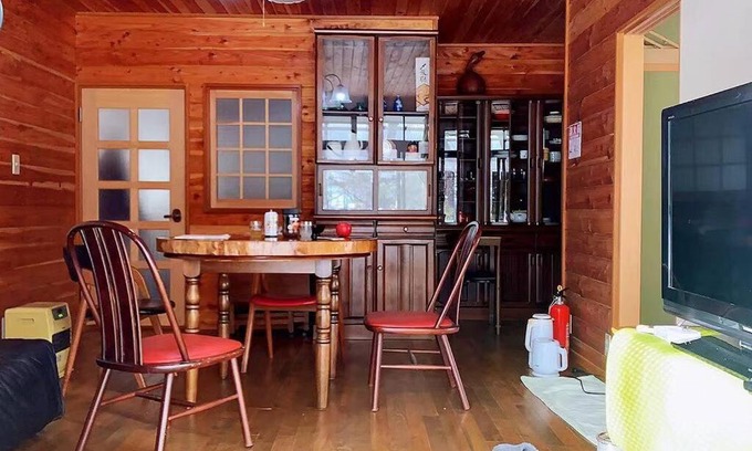 Kusatsu Onsen Chalet De Ski | 一番館※温泉街に近く、心が落ち着く別荘地同樺順荘