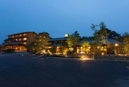Tonami Hôtel | 人肌の宿 川金