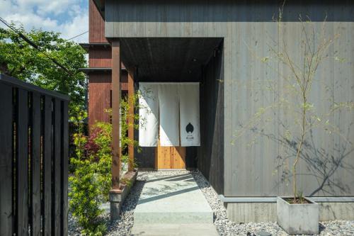 Hakodate Maison | 住三吉の宿 桜山路