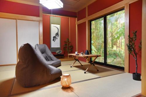 Katsuyama Maison | 山斎ー勝山市の最北端に佇む一棟貸しの宿-