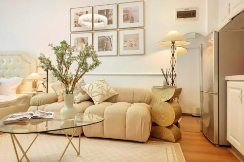 Songjiang Appartement | 新美宿近地铁 巨幕投影 松江大学城商圈正核心 全新高端装修 适合2人入住 无线网络