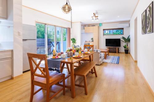 Nakama Maison | 新規オープンセール ビーチ徒歩7分 恩納村長期滞在 観光におすすめ A Blue house