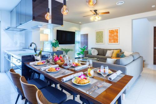 Yomitan Maison | 最大16名 BBQ可能 駐車場3台 シアタールーム付きのグループ旅行におすすめ宿 The MELIA