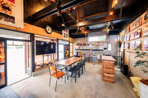 Shirako Maison | 秘密基地白子ベース