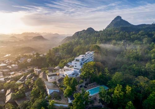 Guanling Buyei and Miao Autonomous County Hôtel | 至也 黄果树