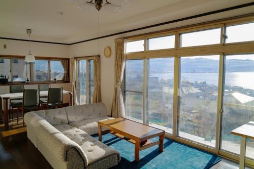 Kamisuwa Onsen Appartement | 諏訪絶景ハウス - Suwa Panorama House