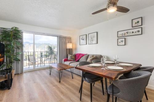 McCully - Moiliili Appartement | 01 FREE Parking 10 min beach 2br-Waikiki Ala Moana
