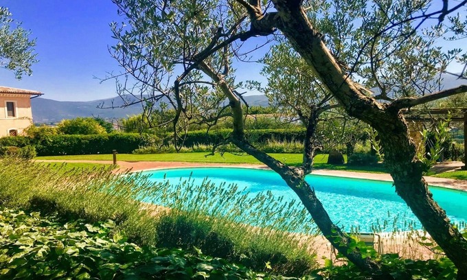 Spoleto Villa | 04 Pool Spoleto Tranquilita - yoga studio - A sanctuary of dreams and peace 04