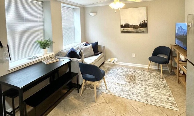 Auburn Copropriété | 1/1 Villa, 0.4 From Stadium, Toomers, shops and dining