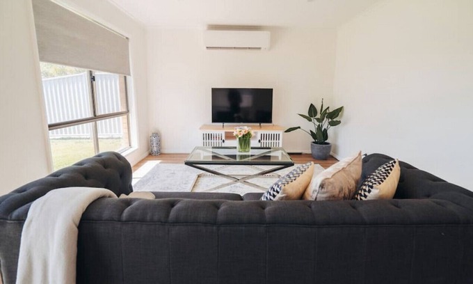 Currimundi Maison | 1/15 Croydon Av · 2 Bdrm 5min walk to Beach & lake