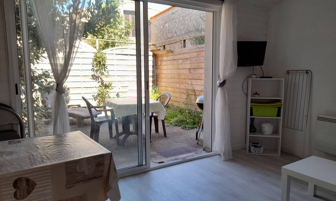 Saujon Appartement | 1/2 pers, Charme et confort, à 10 min plages de ROYAN ! wifi fibre. ANCV . 2*.